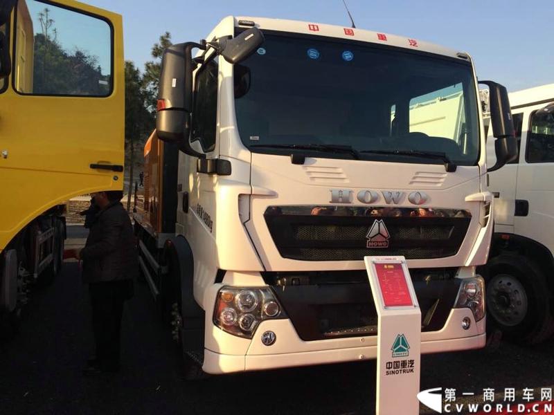 2014年12月18日，以“变革创领价值”为主题的中国重汽集团2015商务大会在杭州隆重召开。今年的中国重汽集团商务大会首次走出济南, 在西子湖畔杭州召开。