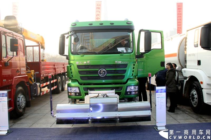 12月18日，第一商用车网记者从正在召开的陕汽2015商务年会上获悉，2014年，面对全面行业整体下滑的不利形势，陕汽重卡依然保持了良好的增长态势。图为德龙新M3000