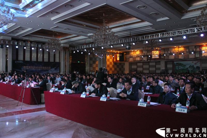 12月21日，陕汽宝华公司2015商务年会在炎帝故里---宝鸡陈仓盛大举行。图为