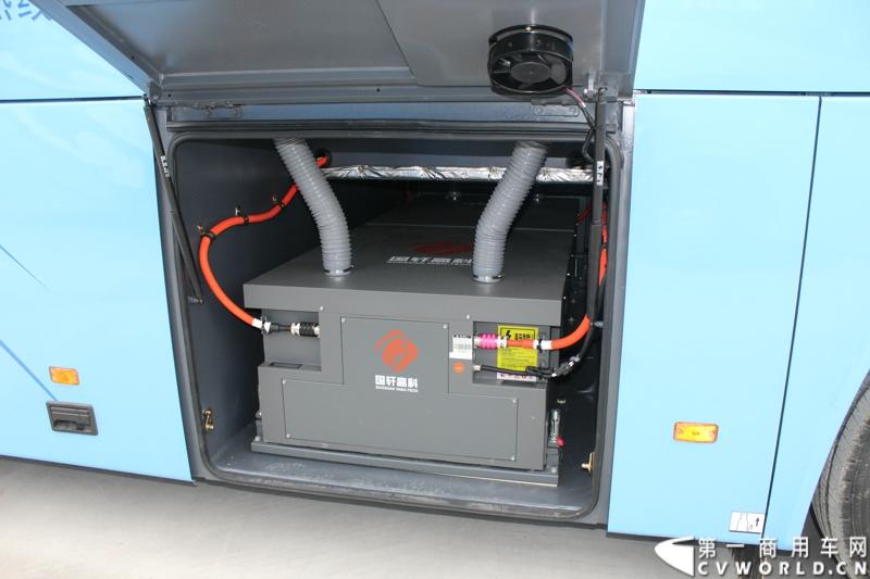 12月19日，江苏省纯电动车推广应用现场会暨海格纯电动客车交车仪式在南京坤欧汽车服务有限公司纯电动充电站举行。图为活动现场展示的海格KLQ6109TAEV纯电动大巴