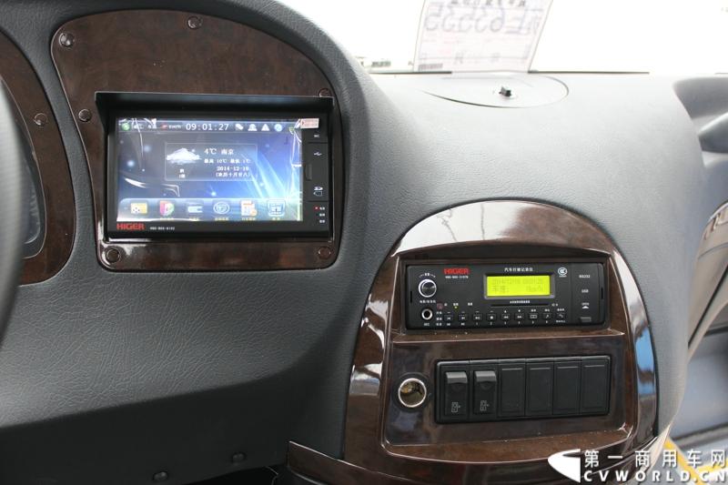 12月19日，江苏省纯电动车推广应用现场会暨海格纯电动客车交车仪式在南京坤欧汽车服务有限公司纯电动充电站举行。图为活动现场展示的海格KLQ6109TAEV纯电动大巴