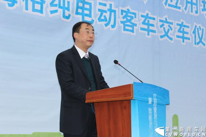 12月19日，江苏省纯电动车推广应用现场会暨海格纯电动客车交车仪式在南京坤欧汽车服务有限公司纯电动充电站举行。该活动由苏州金龙党委书记兼副总经理谢飞鸣主持