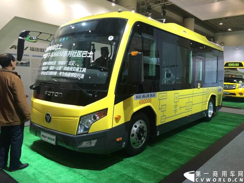 2015年1月5日，福田汽车集团&福田戴姆勒汽车2015中国山东汽车展览会在山东济南隆重开幕。图为福田欧辉社区巴士