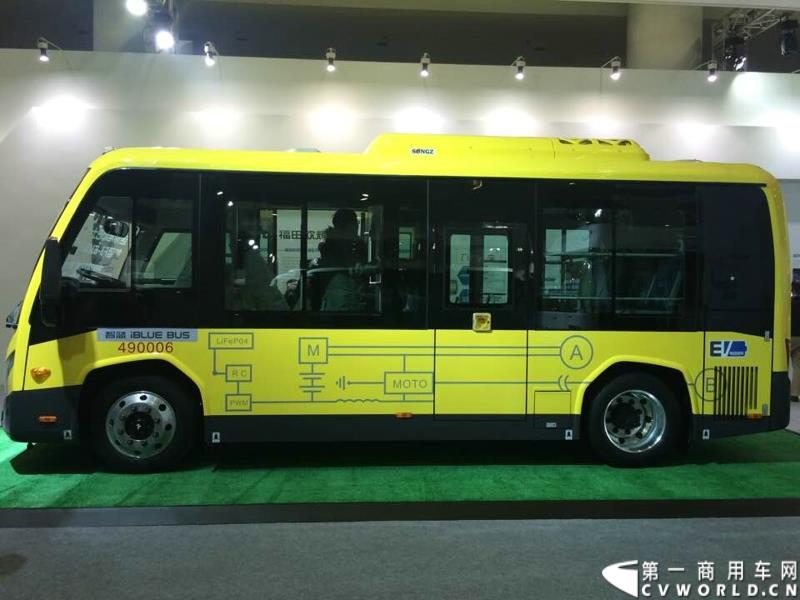 2015年1月5日，福田汽车集团&福田戴姆勒汽车2015中国山东汽车展览会在山东济南隆重开幕。图为福田欧辉社区巴士