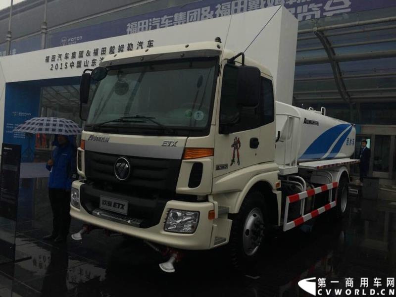 2015年1月5日，福田汽车集团&福田戴姆勒汽车2015中国山东汽车展览会在山东济南隆重开幕。图为现场展车