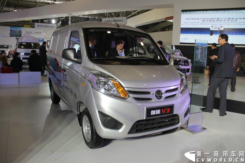 2015年1月5日，福田汽车集团&福田戴姆勒汽车2015中国山东汽车展览会在山东济南隆重开幕。图为福田伽途V3电商物流车