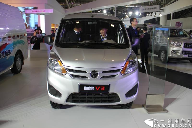 2015年1月5日，福田汽车集团&福田戴姆勒汽车2015中国山东汽车展览会在山东济南隆重开幕。图为福田伽途V3电商物流车