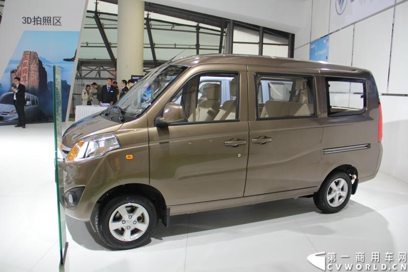 2015年1月5日，福田汽车集团&福田戴姆勒汽车2015中国山东汽车展览会在山东济南隆重开幕。图为福田伽途V3微车 