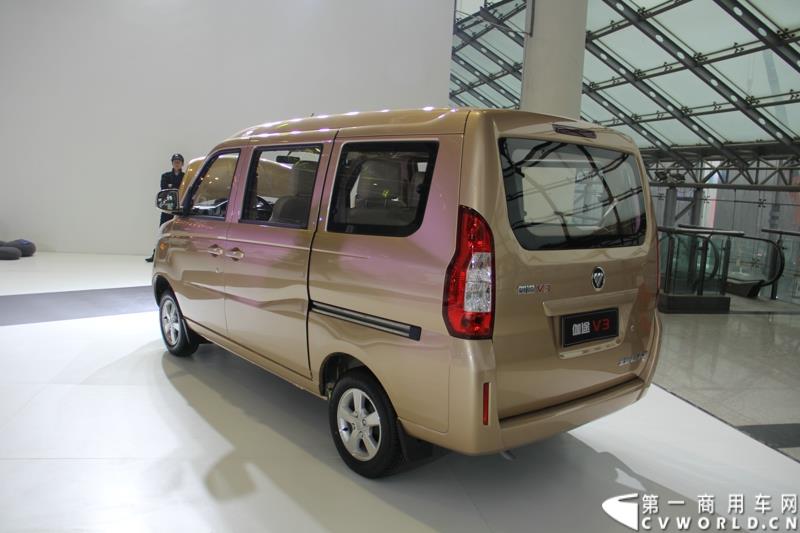 2015年1月5日，福田汽车集团&福田戴姆勒汽车2015中国山东汽车展览会在山东济南隆重开幕。图为福田伽途V3微车 