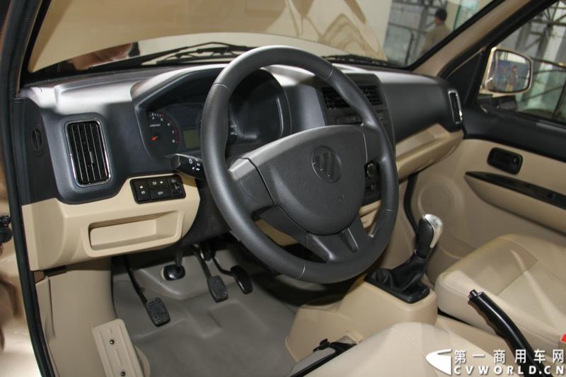 2015年1月5日，福田汽车集团&福田戴姆勒汽车2015中国山东汽车展览会在山东济南隆重开幕。图为福田伽途V3微车 