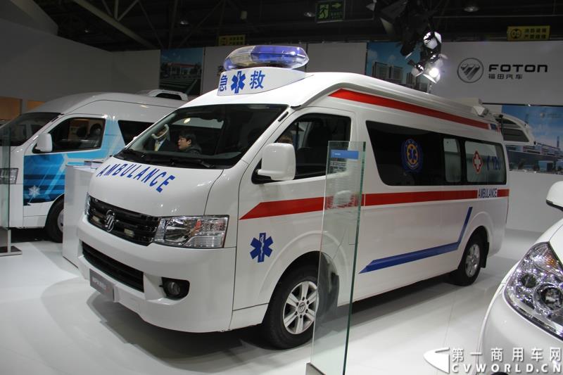2015年1月5日，福田汽车集团&福田戴姆勒汽车2015中国山东汽车展览会在山东济南隆重开幕。图为福田蒙派克S改装的急救车 