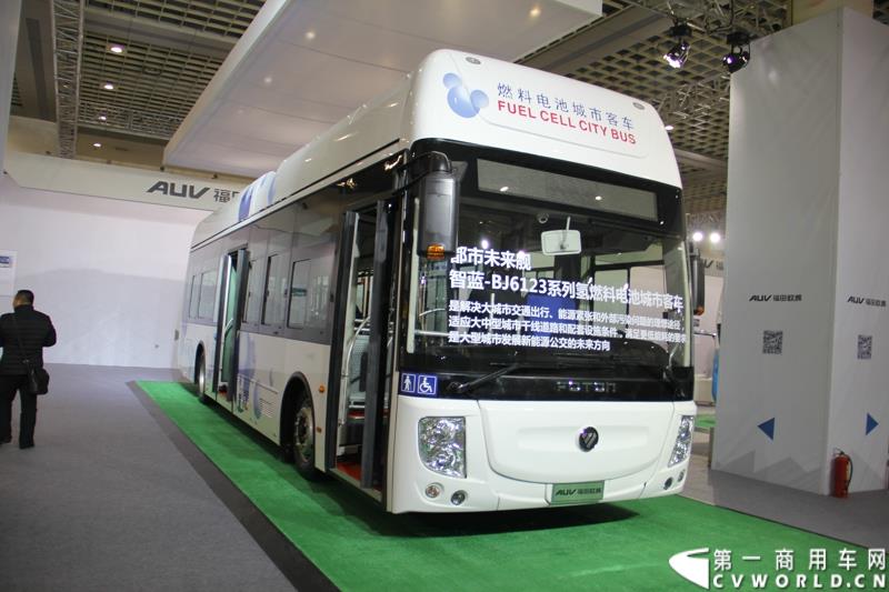2015年1月5日，福田汽车集团&福田戴姆勒汽车2015中国山东汽车展览会在山东济南隆重开幕。图为福田欧辉BJ6123系列氢燃料电池城市客车 