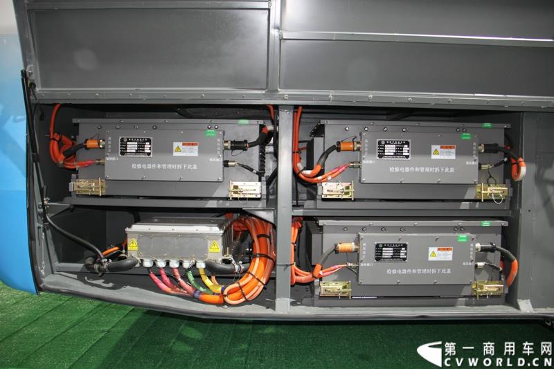 2015年1月5日，福田汽车集团&福田戴姆勒汽车2015中国山东汽车展览会在山东济南隆重开幕。图为福田欧辉BJ6127系列纯电动商务班车 