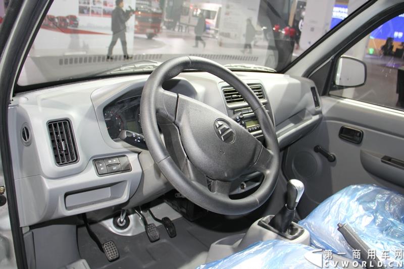 2015年1月5日，福田汽车集团&福田戴姆勒汽车2015中国山东汽车展览会在山东济南隆重开幕。图为时代伽途T3厢式运输车 