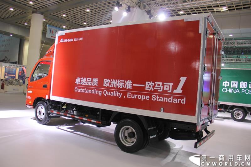 2015年1月5日，福田汽车集团&福田戴姆勒汽车2015中国山东汽车展览会在山东济南隆重开幕。图为福田欧马可1系厢式货车 