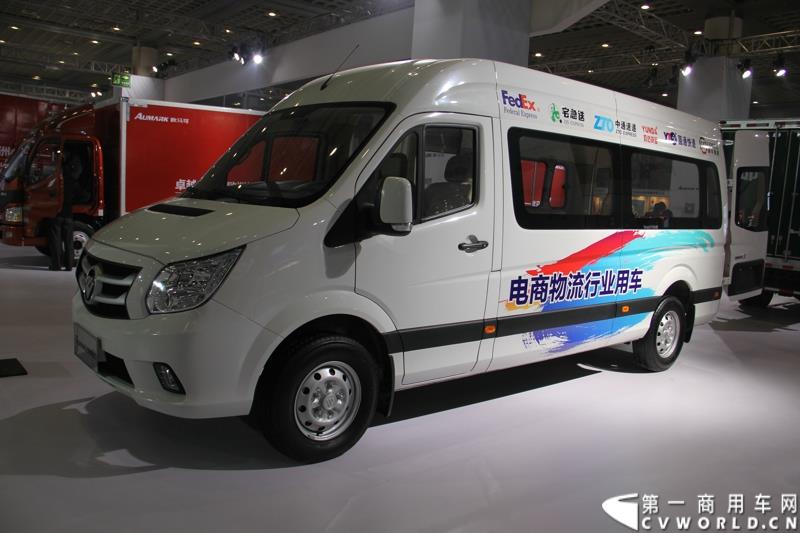 2015年1月5日，福田汽车集团&福田戴姆勒汽车2015中国山东汽车展览会在山东济南隆重开幕。图为图雅诺欧系轻客长轴物流车 