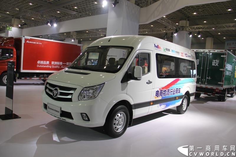 2015年1月5日，福田汽车集团&福田戴姆勒汽车2015中国山东汽车展览会在山东济南隆重开幕。图为图雅诺欧系轻客长轴物流车 