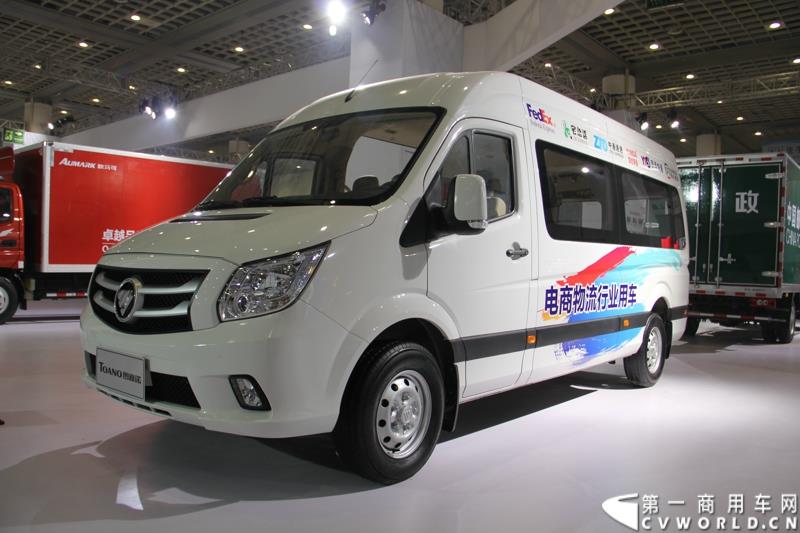 2015年1月5日，福田汽车集团&福田戴姆勒汽车2015中国山东汽车展览会在山东济南隆重开幕。图为图雅诺欧系轻客长轴物流车 