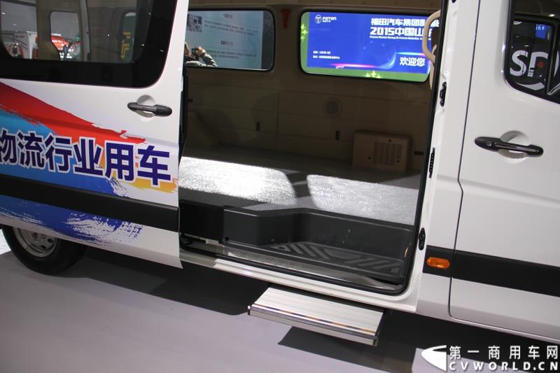 2015年1月5日，福田汽车集团&福田戴姆勒汽车2015中国山东汽车展览会在山东济南隆重开幕。图为图雅诺欧系轻客长轴物流车 