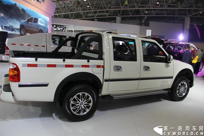 2015年1月5日，福田汽车集团&福田戴姆勒汽车2015中国山东汽车展览会在山东济南隆重开幕。图为福田萨普皮卡