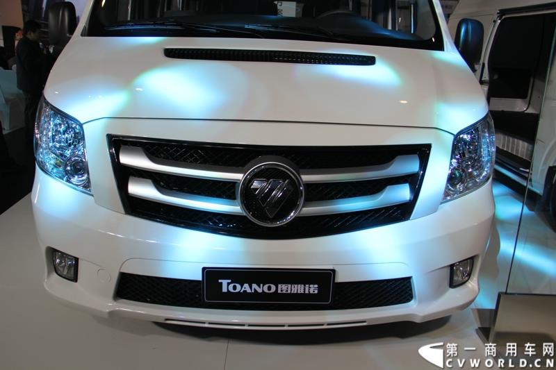 2015年1月5日，福田汽车集团&福田戴姆勒汽车2015中国山东汽车展览会在山东济南隆重开幕。图为福田图雅诺短轴中顶电商物流车 