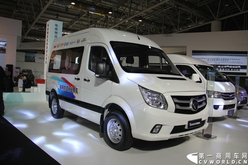 2015年1月5日，福田汽车集团&福田戴姆勒汽车2015中国山东汽车展览会在山东济南隆重开幕。图为福田图雅诺短轴中顶电商物流车 