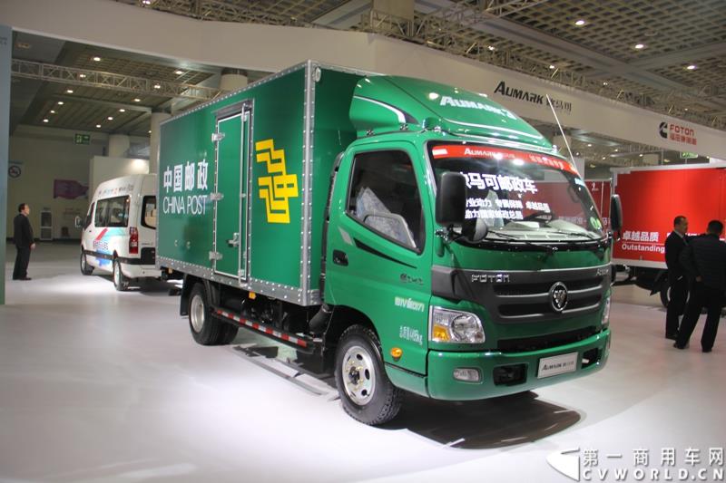 2015年1月5日，福田汽车集团&福田戴姆勒汽车2015中国山东汽车展览会在山东济南隆重开幕。图为欧马可邮政车 