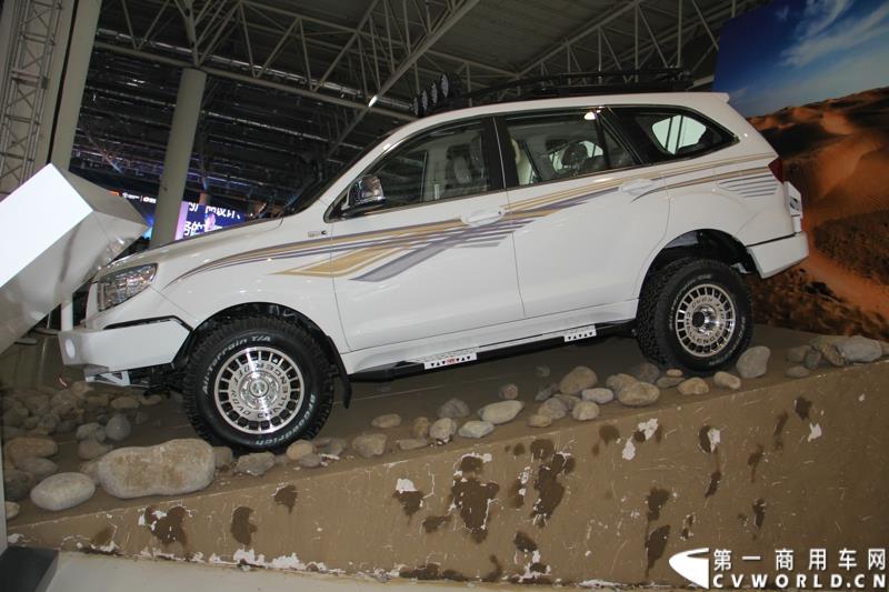 2015年1月5日，福田汽车集团&福田戴姆勒汽车2015中国山东汽车展览会在山东济南隆重开幕。图为萨瓦纳SUV