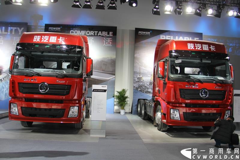 2015年1月7日，中国重型商用车动力的领军企业潍柴动力在北京举办新技术发布会，发布了包括Super Brake辅助制动安全技术、S-POWER智能控制技术在内的一系列商用车动力新技术。图为搭载潍柴WP13发动机的德龙X3000轻量化版牵引车SX4256T324 