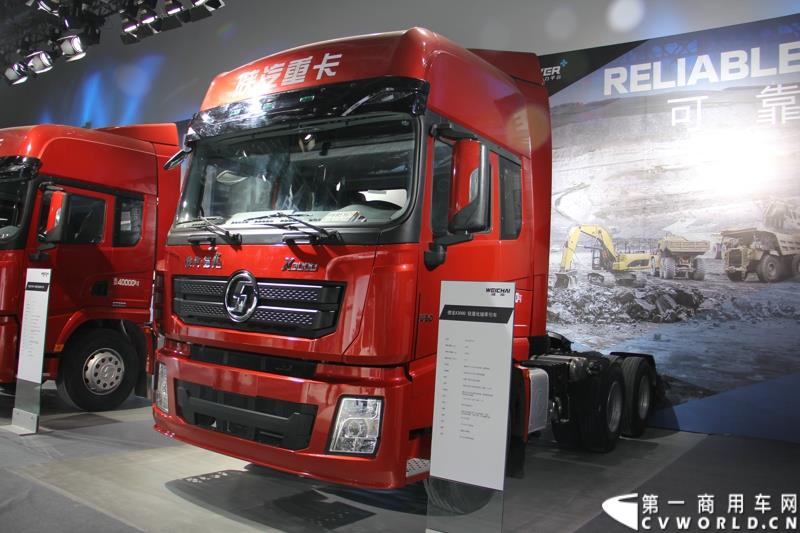 2015年1月7日，中国重型商用车动力的领军企业潍柴动力在北京举办新技术发布会，发布了包括Super Brake辅助制动安全技术、S-POWER智能控制技术在内的一系列商用车动力新技术。图为搭载潍柴WP13发动机的德龙X3000轻量化版牵引车SX4256T324 