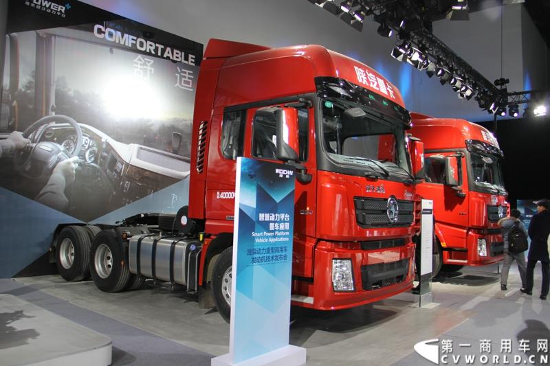 2015年1月7日，中国重型商用车动力的领军企业潍柴动力在北京举办新技术发布会，发布了包括Super Brake辅助制动安全技术、S-POWER智能控制技术在内的一系列商用车动力新技术。图为搭载潍柴WP13发动机的德龙X3000轻量化版牵引车SX4256T324 