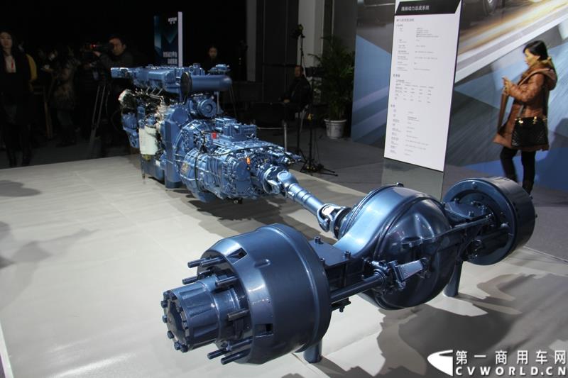 2015年1月7日，中国重型商用车动力的领军企业潍柴动力在北京举办新技术发布会，发布了包括Super Brake辅助制动安全技术、S-POWER智能控制技术在内的一系列商用车动力新技术。图为潍柴WP13动力总成系统 