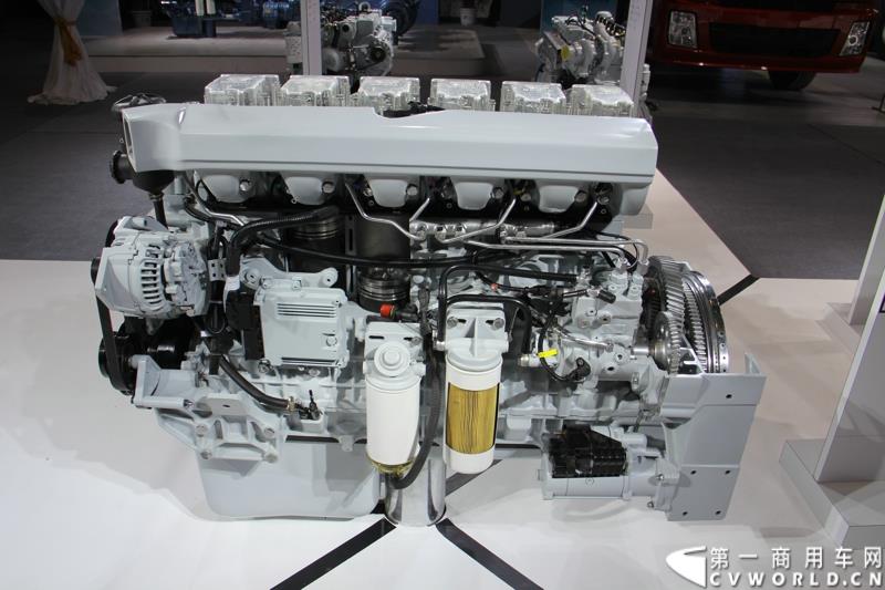2015年1月7日，中国重型商用车动力的领军企业潍柴动力在北京举办新技术发布会，发布了包括Super Brake辅助制动安全技术、S-POWER智能控制技术在内的一系列商用车动力新技术。图为潍柴WP13重型发动机