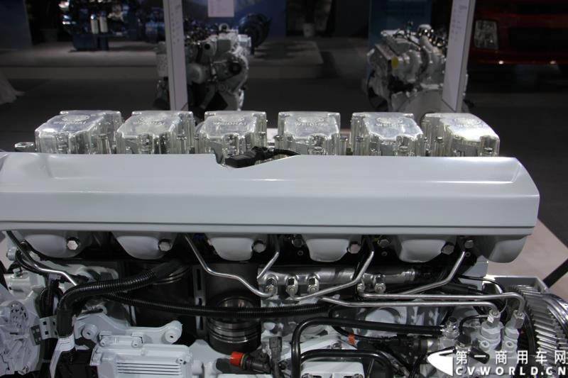2015年1月7日，中国重型商用车动力的领军企业潍柴动力在北京举办新技术发布会，发布了包括Super Brake辅助制动安全技术、S-POWER智能控制技术在内的一系列商用车动力新技术。图为潍柴WP13重型发动机