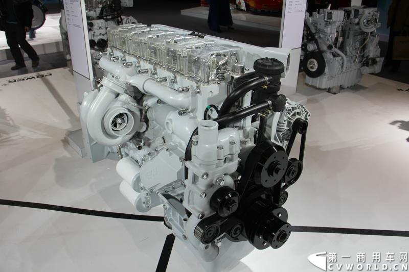 2015年1月7日，中国重型商用车动力的领军企业潍柴动力在北京举办新技术发布会，发布了包括Super Brake辅助制动安全技术、S-POWER智能控制技术在内的一系列商用车动力新技术。图为潍柴WP13重型发动机