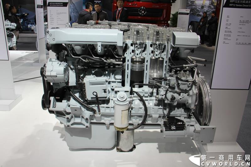 2015年1月7日，中国重型商用车动力的领军企业潍柴动力在北京举办新技术发布会，发布了包括Super Brake辅助制动安全技术、S-POWER智能控制技术在内的一系列商用车动力新技术。图为潍柴蓝擎WP12系列柴油发动机