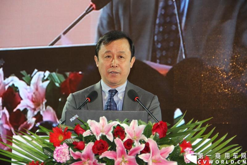 2015年1月7日，中国重型商用车动力的领军企业潍柴动力在北京举办新技术发布会，发布了包括Super Brake辅助制动安全技术、S-POWER智能控制技术在内的一系列商用车动力新技术。图为潍柴蓝擎WP13发动机发布会现场 