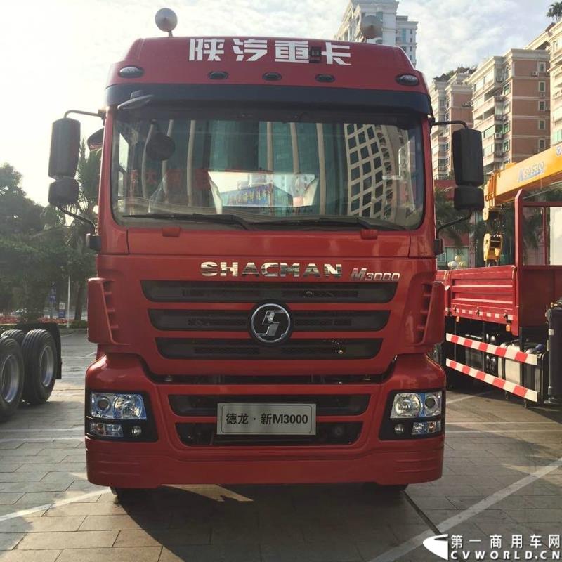 2015年1月29日，以“同心同行，共商共赢”为主题的2015陕汽国际商务年会在广东珠海隆重召开。图为陕汽德龙新M3000重卡