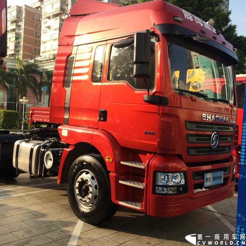 2015年1月29日，以“同心同行，共商共赢”为主题的2015陕汽国际商务年会在广东珠海隆重召开。图为陕汽德龙新M3000重卡