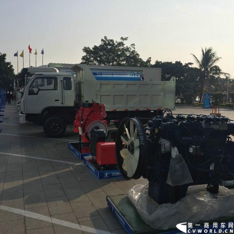 2015年1月29日，以“同心同行，共商共赢”为主题的2015陕汽国际商务年会在广东珠海隆重召开。图为陕汽轻型自卸车