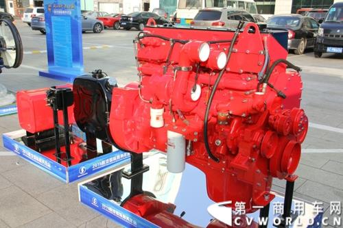 2015年1月29日，以“同心同行，共商共赢”为主题的2015陕汽国际商务年会在广东珠海隆重召开。图为西安康明斯ISM11国四电控发动机