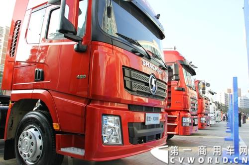 2015年1月29日，以“同心同行，共商共赢”为主题的2015陕汽国际商务年会在广东珠海隆重召开。图为陕汽重卡展示