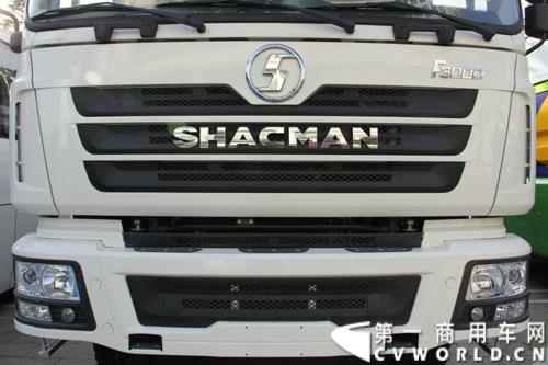 2015年1月29日，以“同心同行，共商共赢”为主题的2015陕汽国际商务年会在广东珠海隆重召开。图为陕汽德龙F3000自卸车 