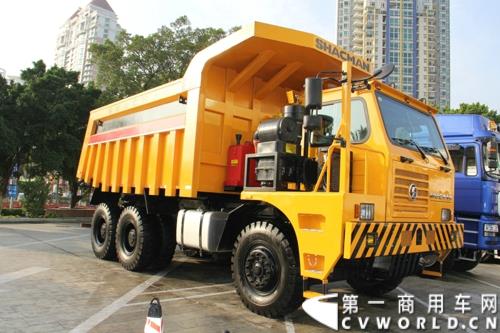 2015年1月29日，以“同心同行，共商共赢”为主题的2015陕汽国际商务年会在广东珠海隆重召开。图为陕汽宽体自卸车