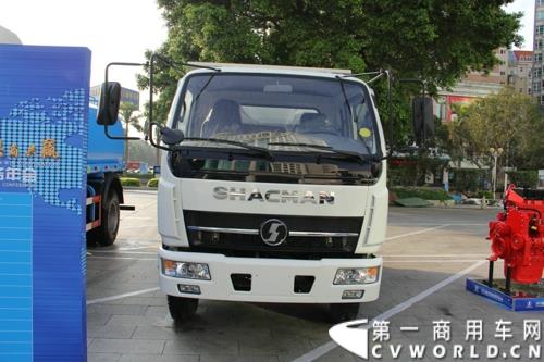 2015年1月29日，以“同心同行，共商共赢”为主题的2015陕汽国际商务年会在广东珠海隆重召开。图为陕汽轻型自卸车