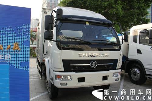 2015年1月29日，以“同心同行，共商共赢”为主题的2015陕汽国际商务年会在广东珠海隆重召开。图为陕汽中型厢式货车 