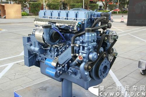 2015年1月29日，以“同心同行，共商共赢”为主题的2015陕汽国际商务年会在广东珠海隆重召开。图为潍柴12L柴油发动机