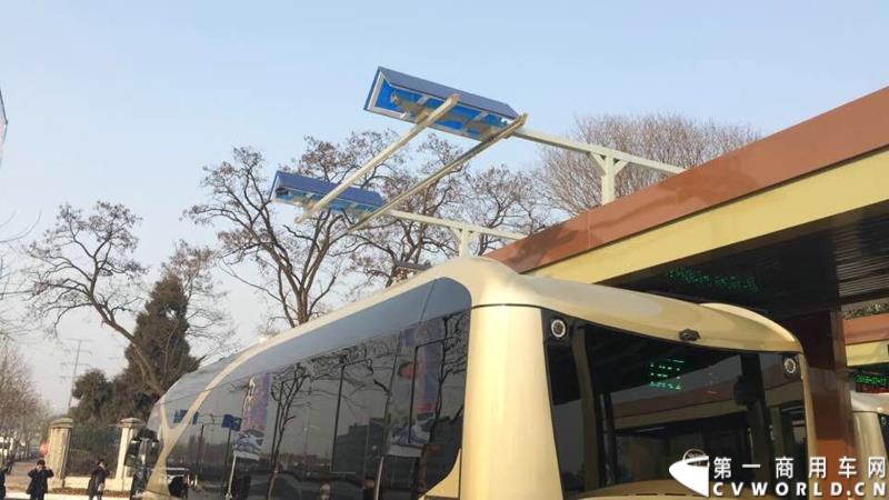 2月12日，全球首条e－BRT（纯电动快速公交）在浙江金华市正式开通，其全部38辆e－BRT公交客车均由青年汽车制造生产。