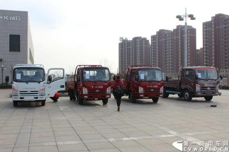 3月3日上午，山东唐骏欧铃汽车制造有限公司在淄博市淄川区的厂区内举行了建厂以来的第100万辆车的下线仪式。图为唐骏汽车集团厂区内展示的国四车型新品
