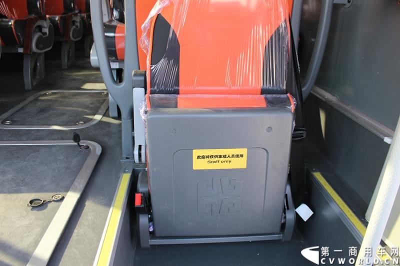 3月11日，中通客车控股股份有限公司第2万辆客车出口发车庆典暨出口非洲高档大客车交车仪式在山东聊城中通新基地隆重举行。图为
中通客车第2万辆客车出口发车仪式现场展示的出口客车内饰 